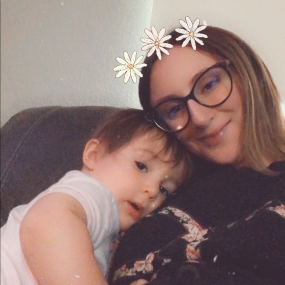 Meet your Posher, Alexah - Picture 3 of 8